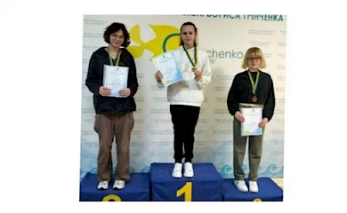 Юна херсонська плавчиня взяла 2 "золота" на змаганнях в Обухові