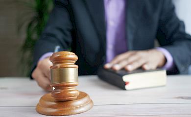 В Ірпені судитимуть чоловіка, який облив бензином та підпалив свою співмешканку
