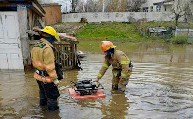 Последствия стихии: въезд в Иванков перекрыт, а у местных затоплены дворы