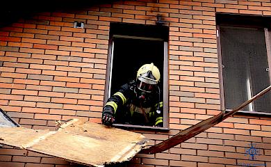 В садовому товаристві у Феодосіївській тергромаді загорівся триповерховий приватний будинок