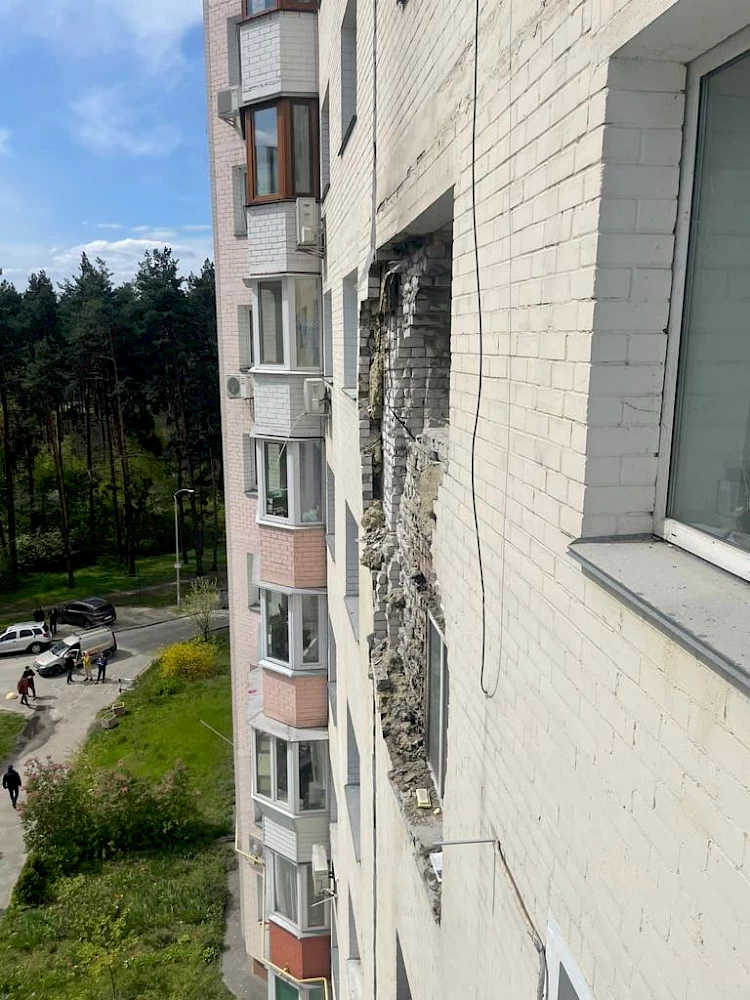 КОВА пообіцяла капітальний ремонт пошкоджених рашистами квартир та будинку в Українці