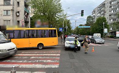 У центрі Вишневого автобус збив 57-річну жінку