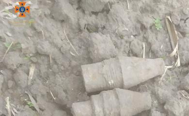 Опасная находка в поле: подозрительный предмет обнаружили на Бориспольщине