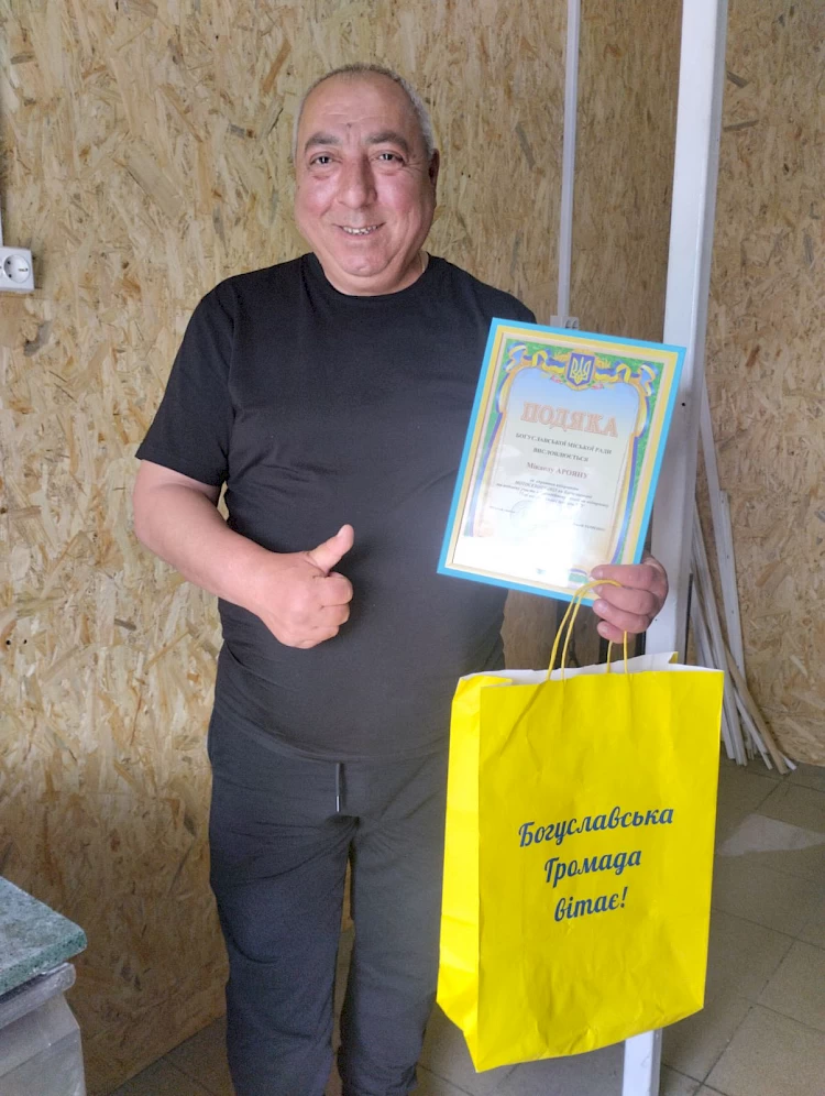 У Богуславі нагородили відомого кухара: допоміг місцевому байкеру - бійцю ЗСУ