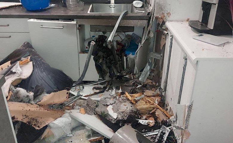 Есть пострадавшие: полиция показала последствия ночной атаки на Киевщину