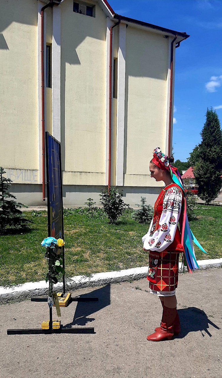 У Ржищеві вшанували пам'ять вбитих рашистами дітей: серед них 17-річний місцевий студент
