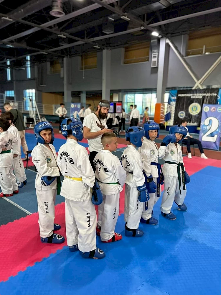 Обухівські таеквондисти привезли три десятки медалей з чемпіонату у Києві