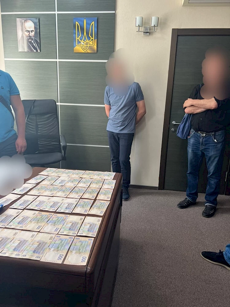 В налоговой службе Киевской области разоблачили коррупционера: что известно