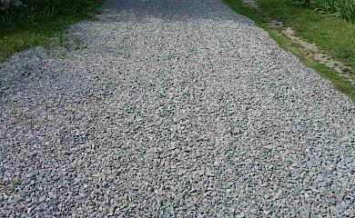 Соціальна відповідальність бізнесу: в селі на Кагарличчині місцеві аграрії насипають дороги