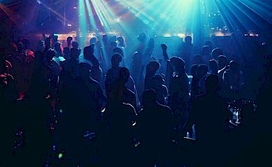 На Киевщине ограничили время развлекательных мероприятий, отныне все концерты до 21:00