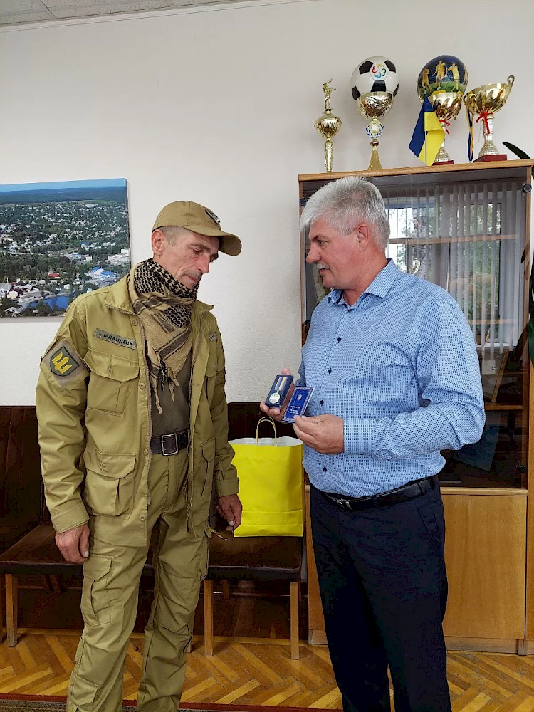 У Богуславі нагородили бійця, котрий повернувся захищати Україну з Ірландії