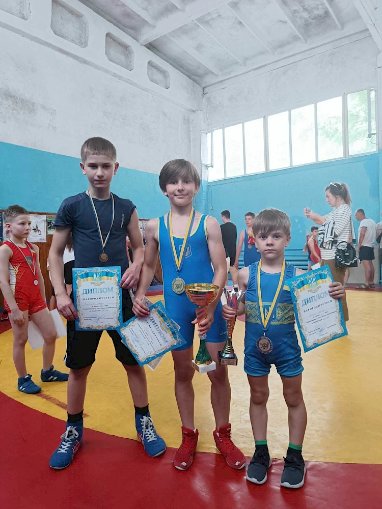 Юні богуславські борці вдало виступили на змаганнях в Обухові: взяли весь комплект медалей