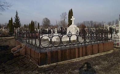 Дослідник показав поховання останніх власників Кагарлицького маєтку: виявляється, вони збереглися