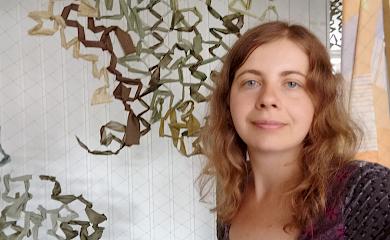 Волонтерка Богуславського штабу розповіла про свій перший досвід плетіння маскувальної сітки