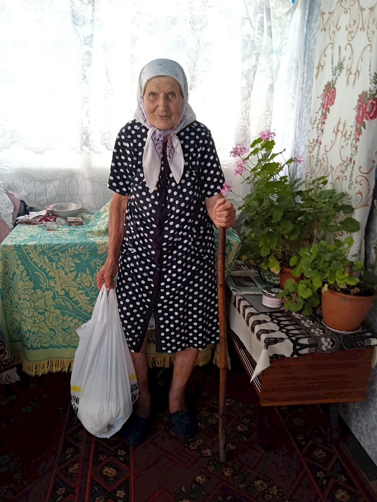 Товариство Червоного Хреста наділило продуктивими наборами жителів Кагарлика