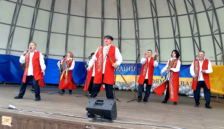 Обухівські виконавці переспівали всіх у Старих Петрівцях