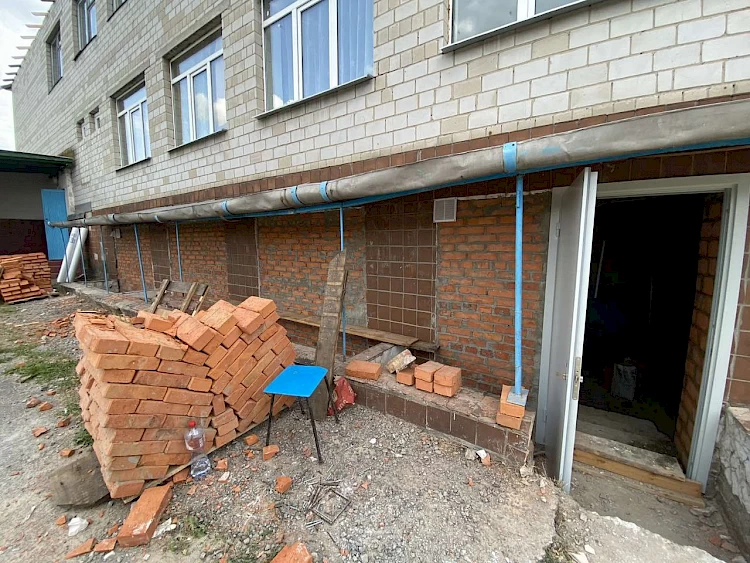 В Українській громаді продовжують облаштовувати укриття у школах