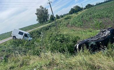 Возле Обухова легковушка слетела в кювет: пострадали оба водителя и двое пассажиров