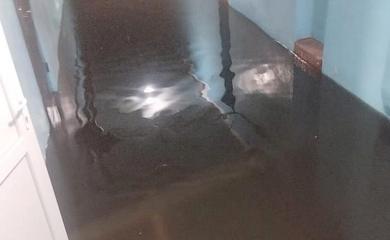 На Бориспольщине из-за непогоды подтопило лицей, воду откачивали спасатели