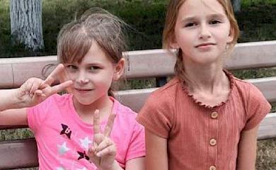 Все для Победы: в Богуславе школьницы продают украшения и собирают на ВСУ