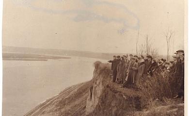 Исследователи опубликовали раритетную фотку Триполья 1937 года: ее тайна разгадана