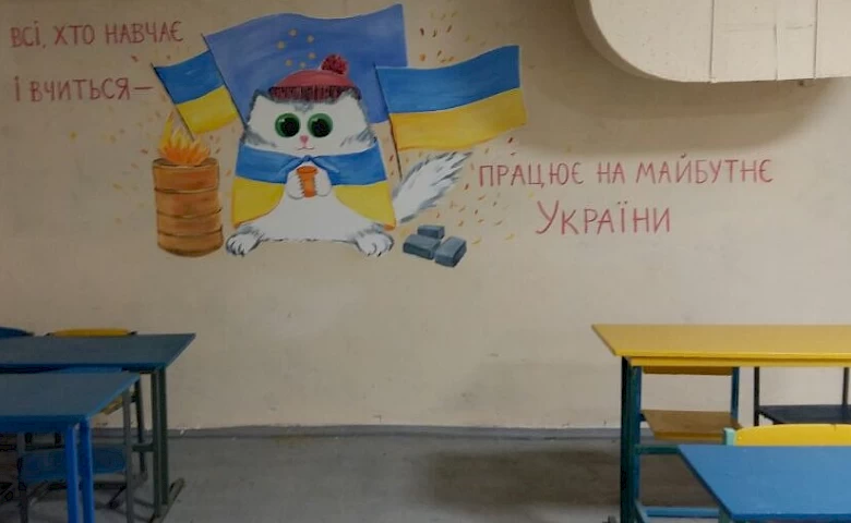 В укрытии гимназии на Обуховщине поселились котики и совы