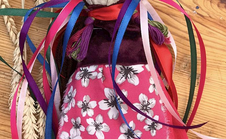 Кукольница из Черкасской области воссоздала легендарную мотанку из Обуховщины