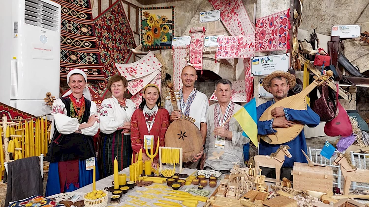 Обухівський шитий рушник презентували у Туреччині