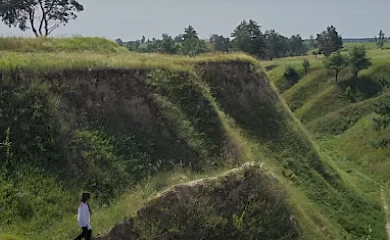 Jerry Heil сняла Гимн украинской государственности в одном из самых красивых мест Обуховщины (видео)