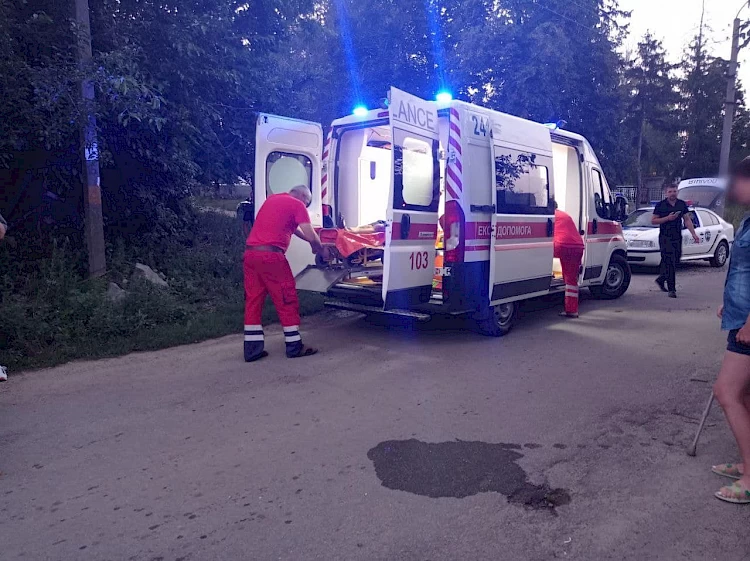 На Білоцерківщині підліток на скутері збив дитину. Обидва хлопця в лікарні