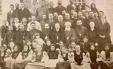 Как выглядела община легендарного обуховского храма в 1928 году