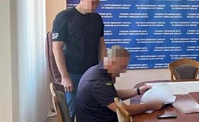Передал землю застройщику: на Киевщине чиновника ГСЧС подозревают в превышении полномочий