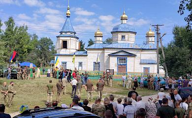 У Розкопанцях і Богуславі пропрощалися з воїном, котрий помер від ран