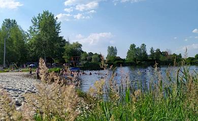 Анекдот: сезон закончился, а в Обухове напомнили об опасности купания в местных водоемах