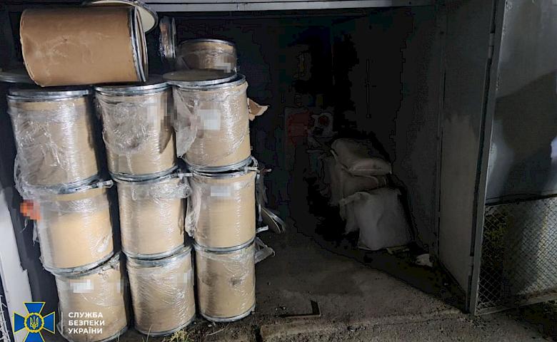 Завозили великі партії наркотиків з-за кордону: СБУ затримала лідерів угруповання на Київщині (фото)