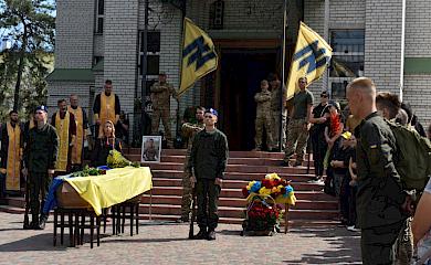 20-летнего бойца из Украинки похоронили на Аллее Героев в Ржищеве