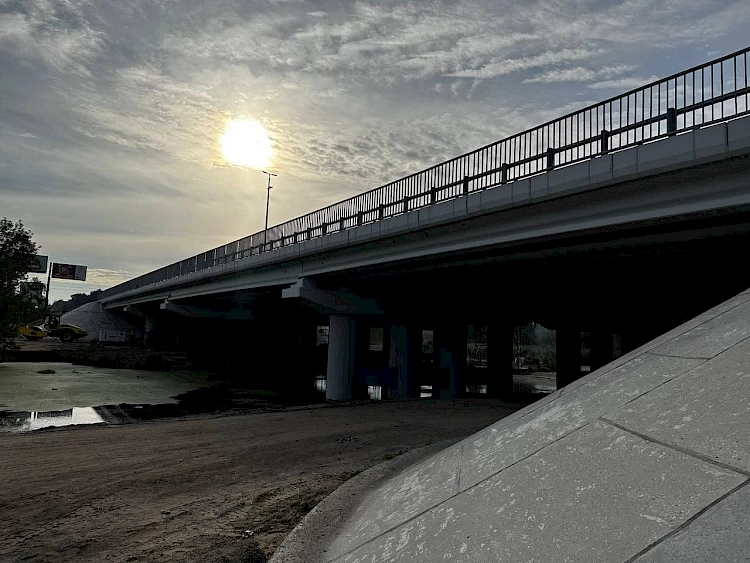 Відкрито важливий автомобільний міст через річку Ірпінь (фото)