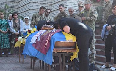 Українська громада провела в останню путь відважного воїна