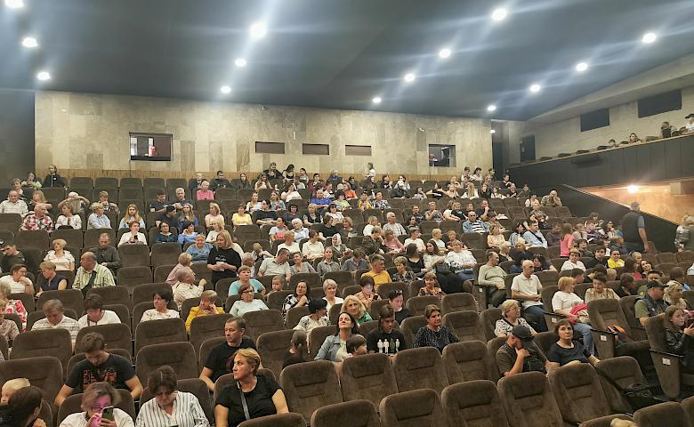 В Обухові відбувся благодійний концерт фронтмена гурту «Тінь Сонця» (відео)