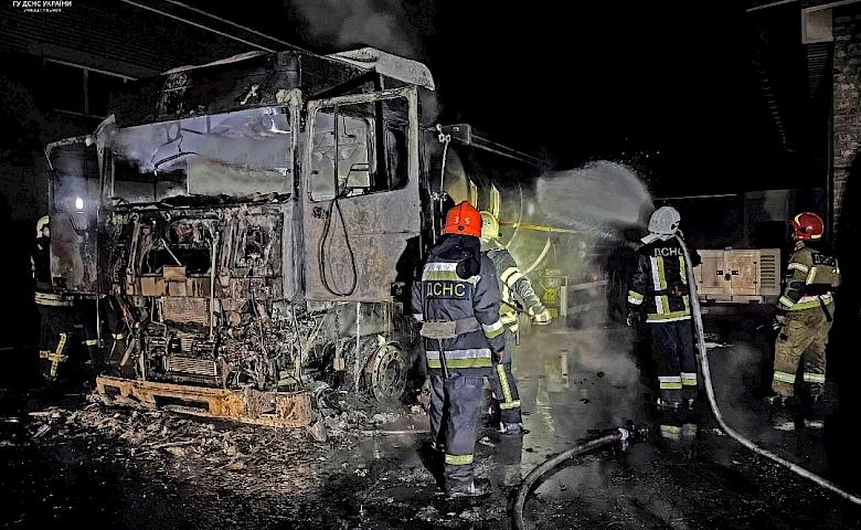 Бензовоз и два микроавтобуса горели в Бучанском районе (фото)