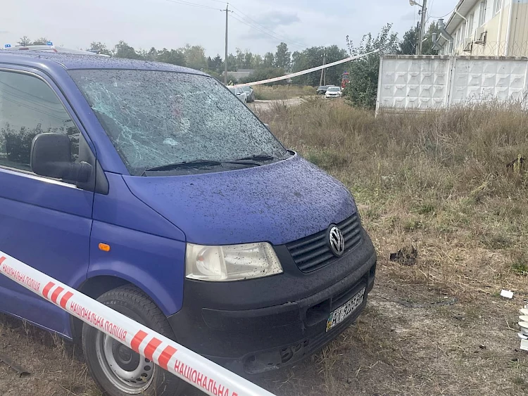 Автомобиль подорвался на противотанковой мине в Макарове, пострадали три человека