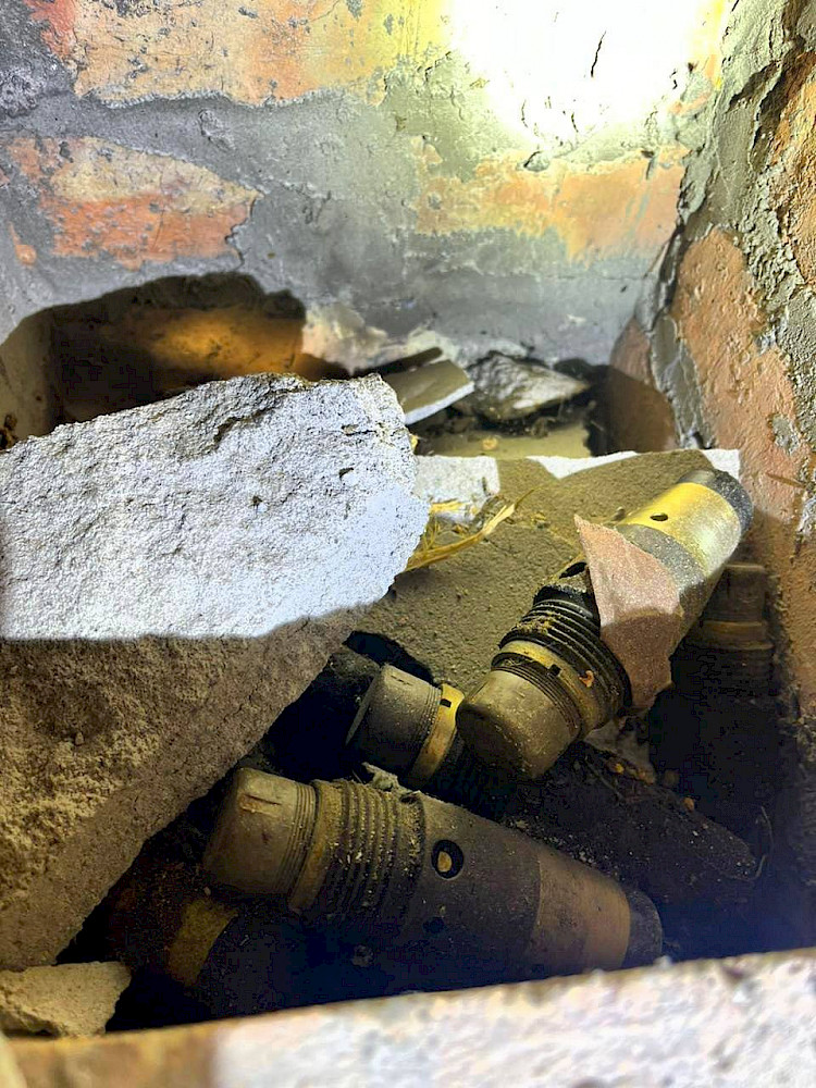 В Макарове оккупанты оставили запалы от снарядов в печи жилого дома (фото)