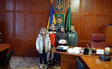 Дети из Белощерковщины организовали благотворительную ярмарку и собрали более 7000 на нужды армии