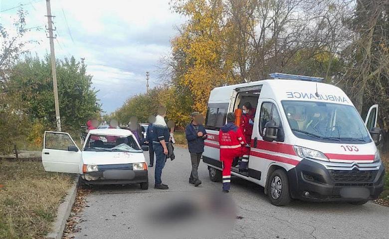 Смертельное ДТП на Бориспольщине: автомобиль сбил пенсионерку с ребенком