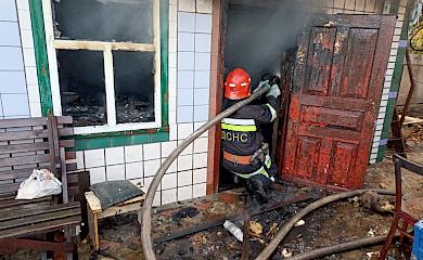Рятувальники Обухівщини ліквідували пожежу та провели профілактичні заходи