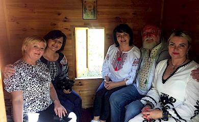 "Последний из могикан": для чего пасечник с Киевщины "варит мед" и спит на ульях