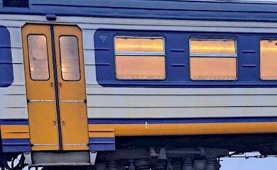 15-летняя девушка и 19-летний парень погибли в разных общинах Киевской области под электропоездом
