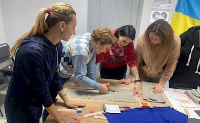 Женщин Обухова учили шить удобные и полезные эко-шоперы