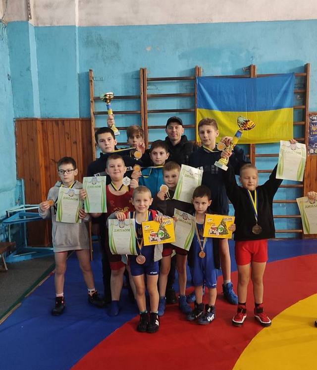 Понад 80 спортсменів взяли участь у змаганнях з вільної боротьби в Обухові
