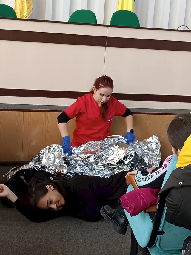 Ученики образовательных учреждений Обуховщины учатся тактической домедицинской помощи